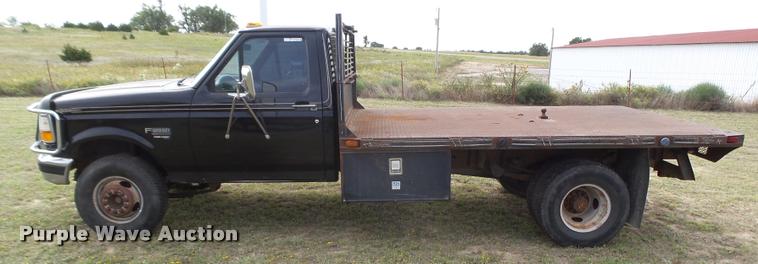 image for item BY9597 1995 Ford F450 Super Duty XLT flatbed truck