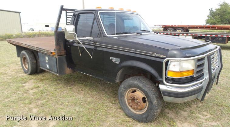 image for item BY9597 1995 Ford F450 Super Duty XLT flatbed truck