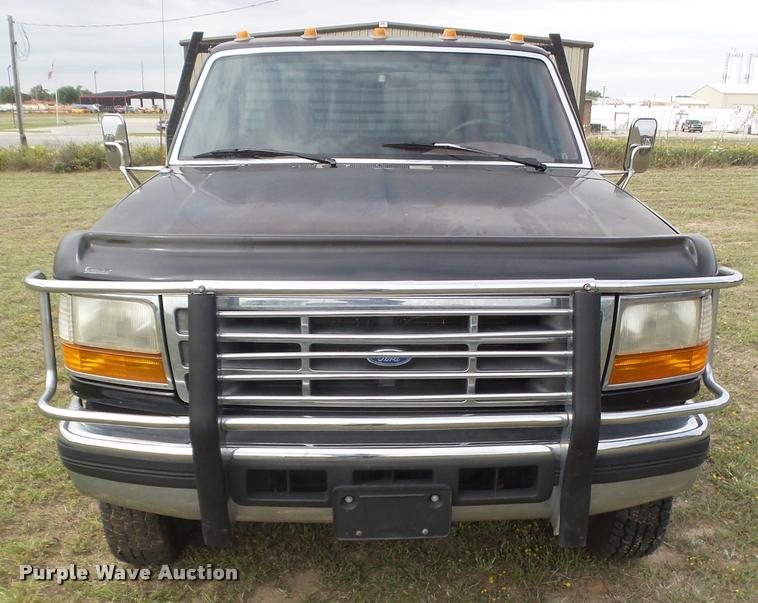 image for item BY9597 1995 Ford F450 Super Duty XLT flatbed truck