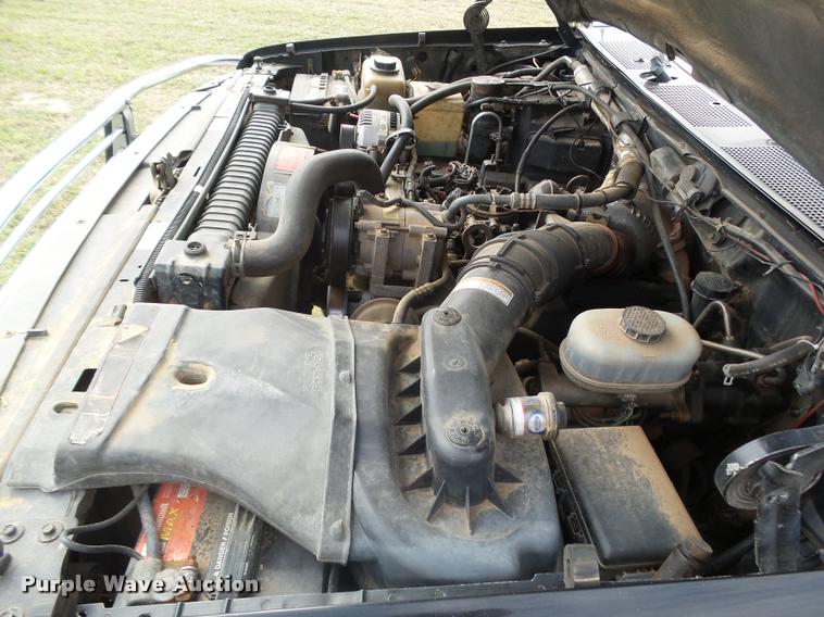 image for item BY9597 1995 Ford F450 Super Duty XLT flatbed truck