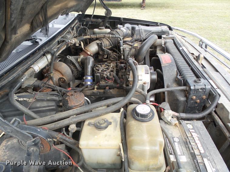 image for item BY9597 1995 Ford F450 Super Duty XLT flatbed truck