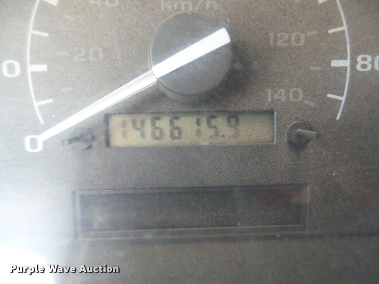 image for item BY9597 1995 Ford F450 Super Duty XLT flatbed truck