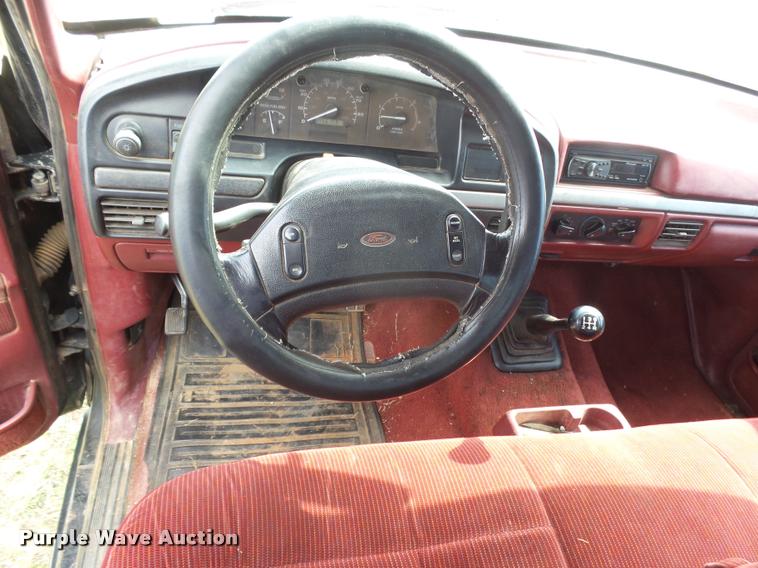 image for item BY9597 1995 Ford F450 Super Duty XLT flatbed truck