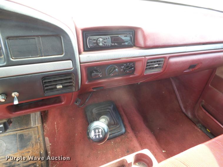 image for item BY9597 1995 Ford F450 Super Duty XLT flatbed truck