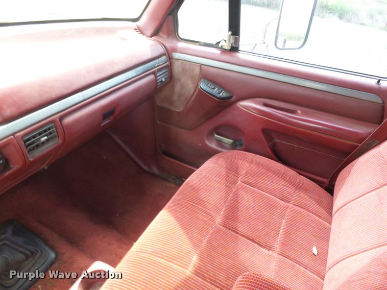 image for item BY9597 1995 Ford F450 Super Duty XLT flatbed truck