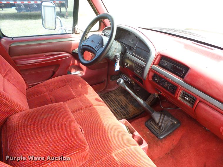 image for item BY9597 1995 Ford F450 Super Duty XLT flatbed truck