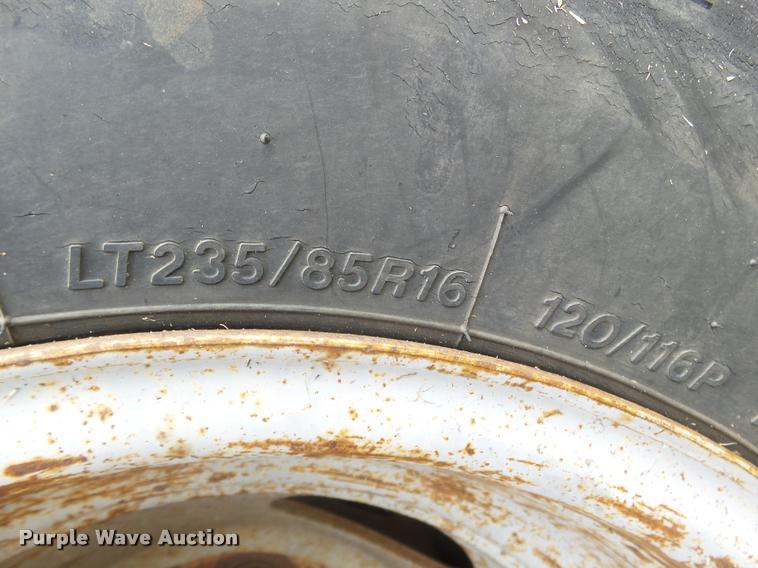 image for item BY9597 1995 Ford F450 Super Duty XLT flatbed truck