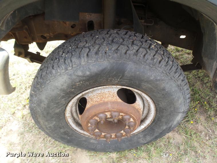 image for item BY9597 1995 Ford F450 Super Duty XLT flatbed truck