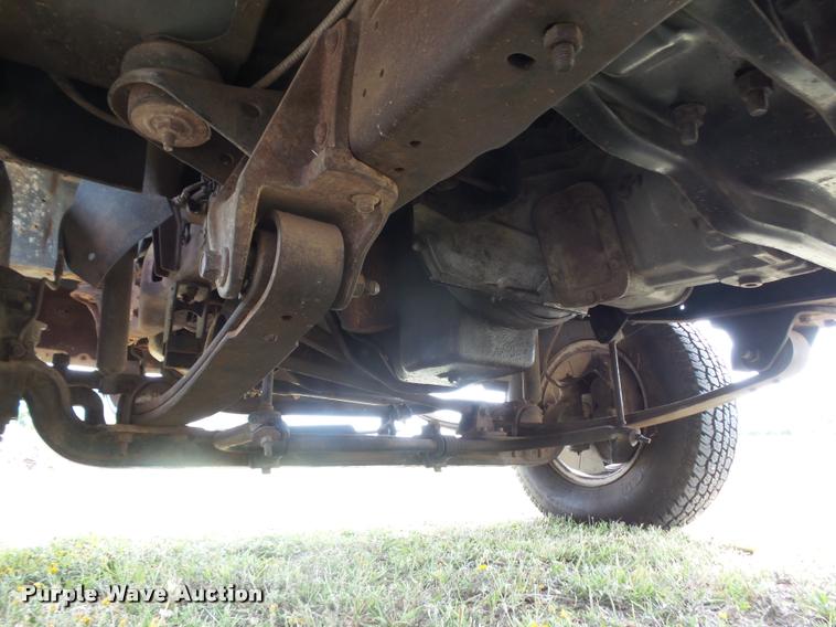 image for item BY9597 1995 Ford F450 Super Duty XLT flatbed truck