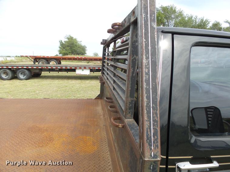 image for item BY9597 1995 Ford F450 Super Duty XLT flatbed truck