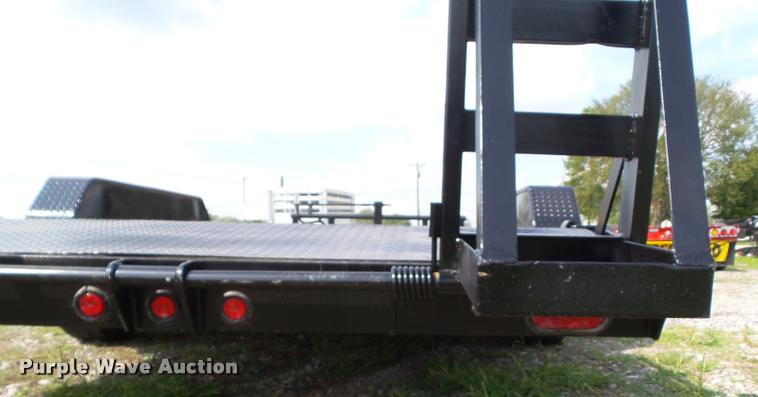 image for item BZ9859 2013 Maxey trailer