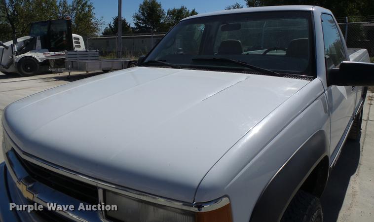 image for item CC9399 1999 Chevrolet 2500 pickup truck