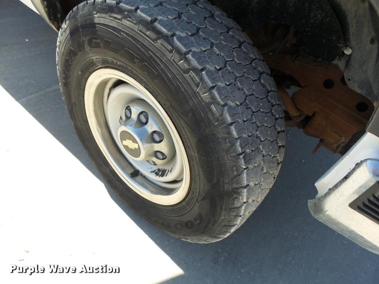 image for item CC9399 1999 Chevrolet 2500 pickup truck