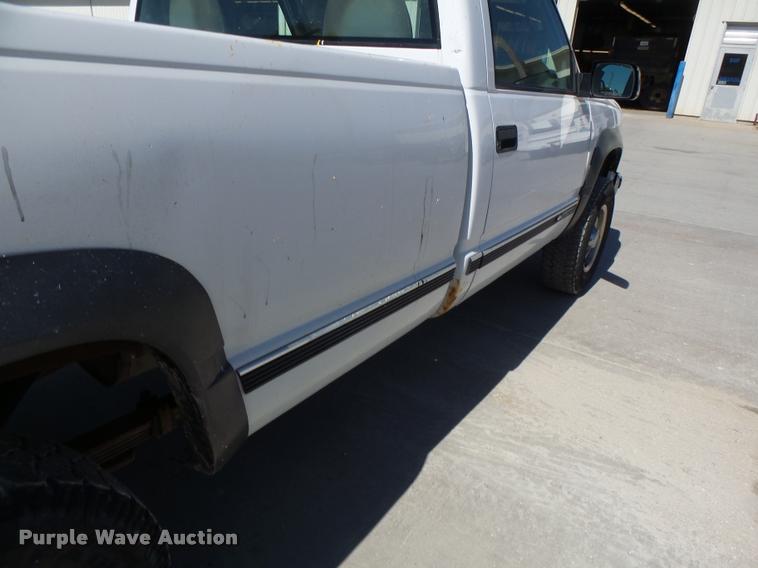 image for item CC9399 1999 Chevrolet 2500 pickup truck