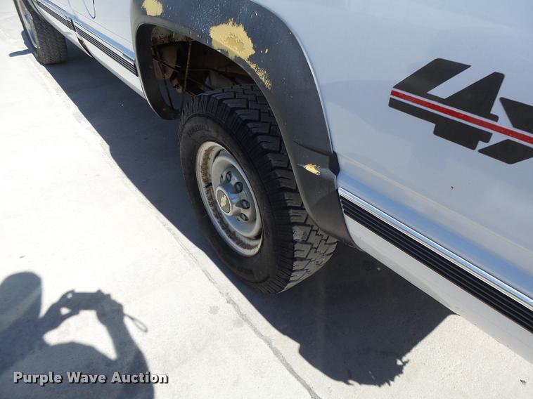 image for item CC9399 1999 Chevrolet 2500 pickup truck