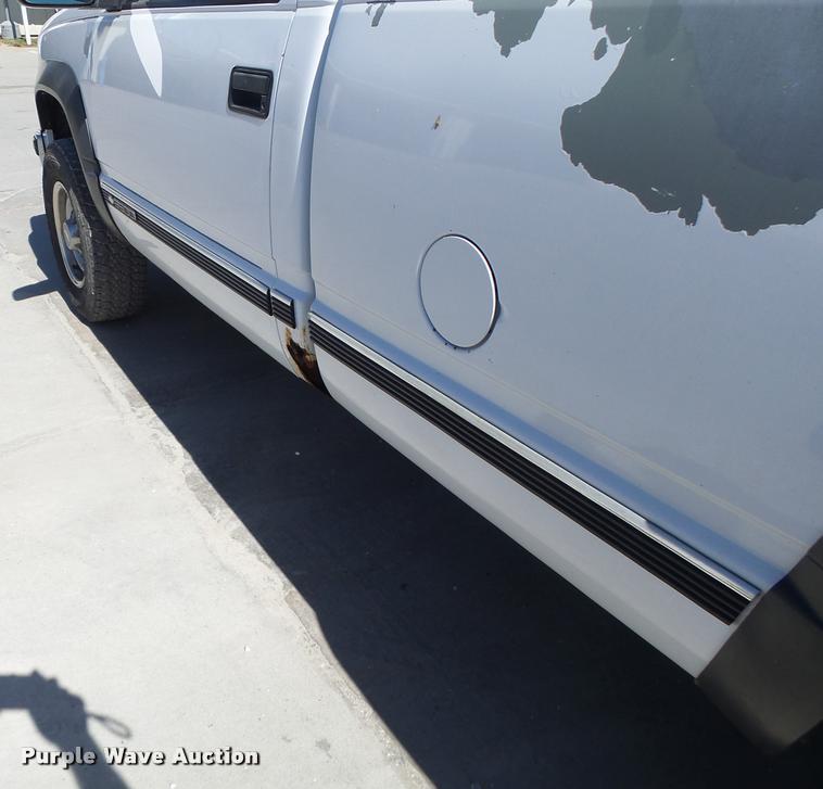 image for item CC9399 1999 Chevrolet 2500 pickup truck