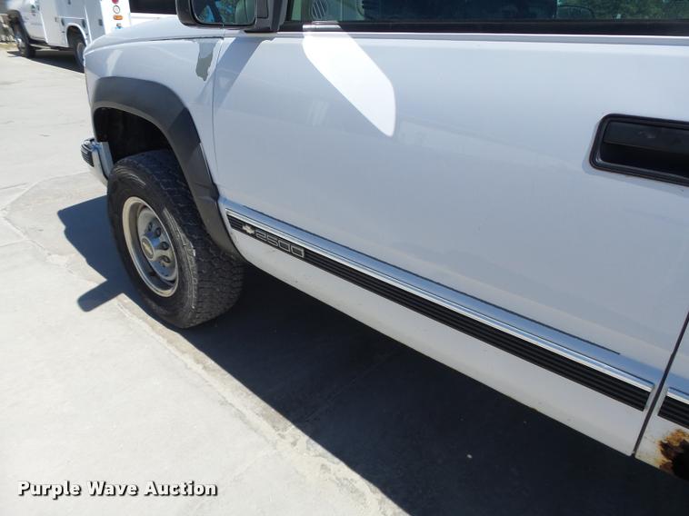 image for item CC9399 1999 Chevrolet 2500 pickup truck