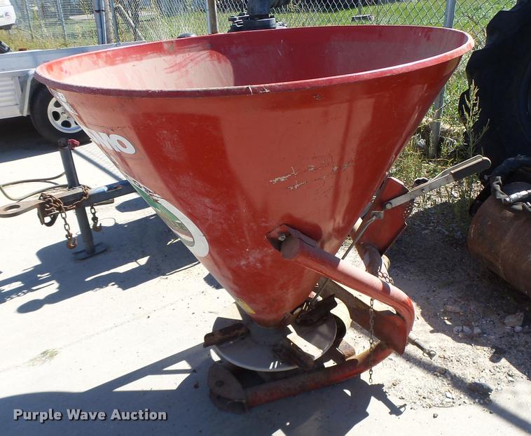 image for item CC9403 2005 Cosmo 500 fertilizer spreader