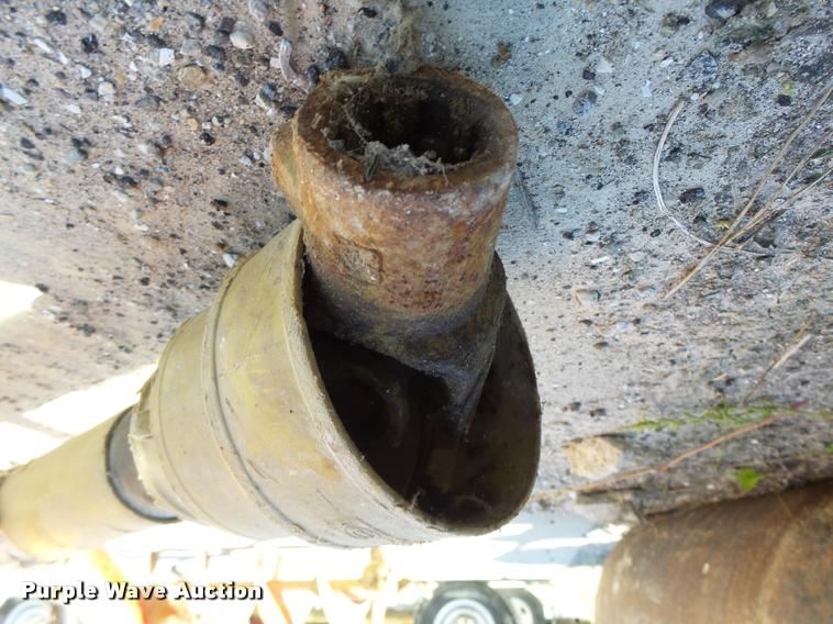 image for item CC9403 2005 Cosmo 500 fertilizer spreader