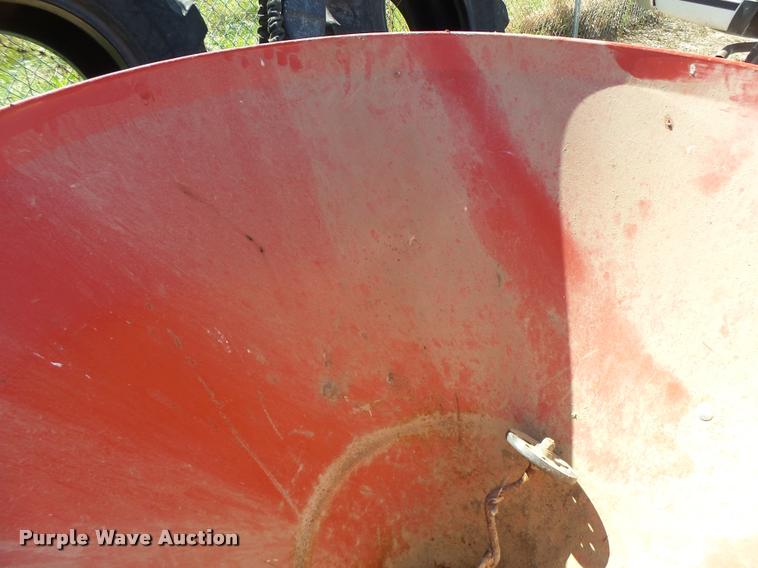 image for item CC9403 2005 Cosmo 500 fertilizer spreader