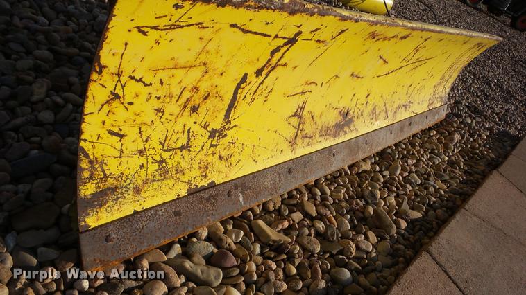 image for item DA2906 John Deere 345 lawn mower