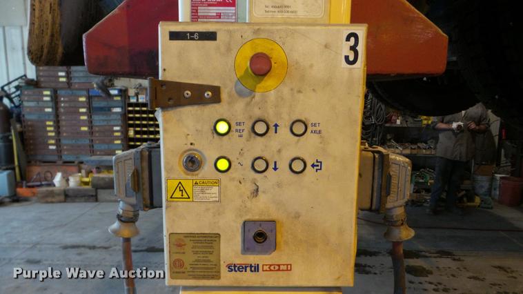 image for item DA2913 Stertil Koni ST-1072 truck lift