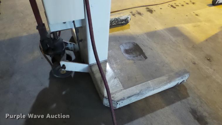 image for item DA2913 Stertil Koni ST-1072 truck lift