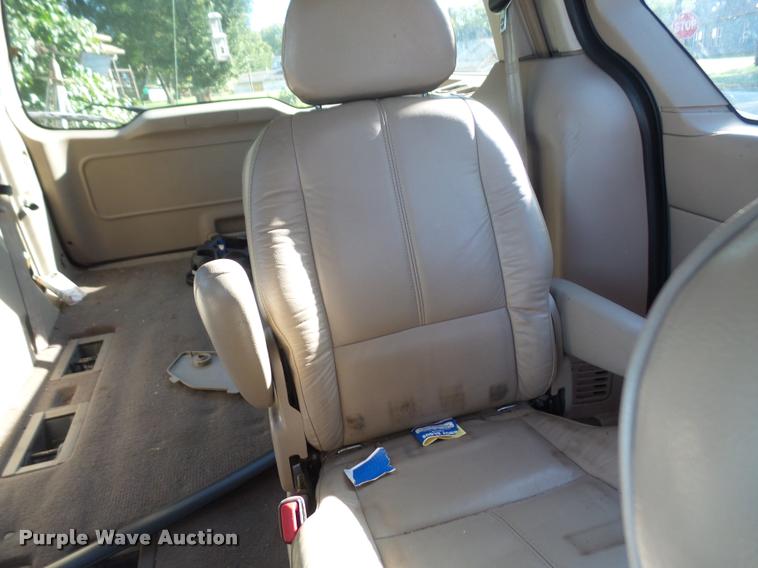 image for item DA3949 2000 Ford Windstar van