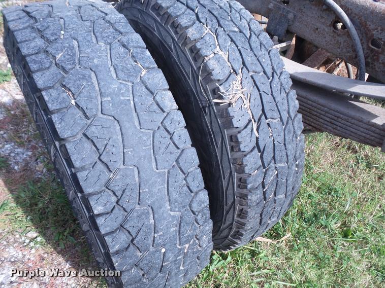 image for item DA3956 2002 Ford F350 Super Duty pickup truck cab and chassis