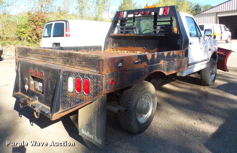 image for item DA3995 1997 Ford F350 pickup truck