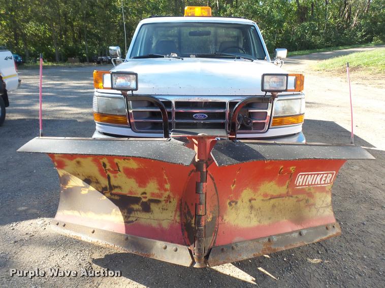 image for item DA3995 1997 Ford F350 pickup truck