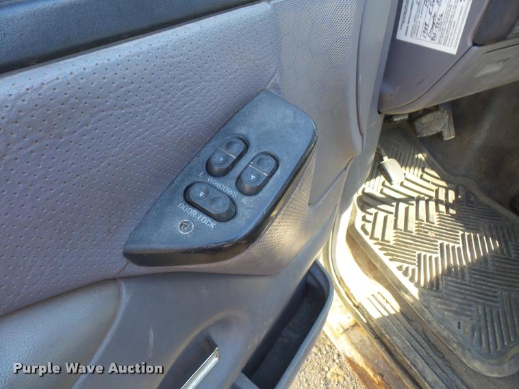 image for item DA3995 1997 Ford F350 pickup truck