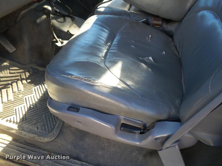 image for item DA3995 1997 Ford F350 pickup truck