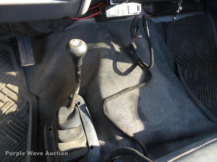 image for item DA3995 1997 Ford F350 pickup truck