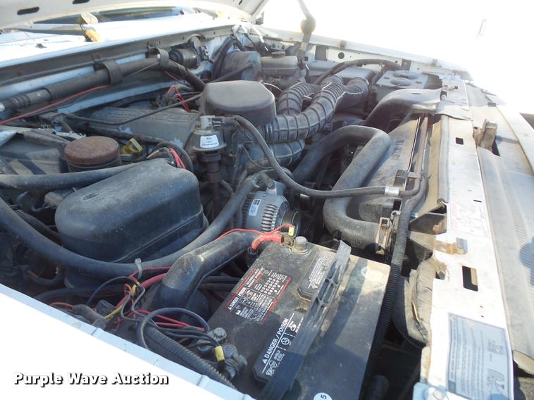 image for item DA3995 1997 Ford F350 pickup truck