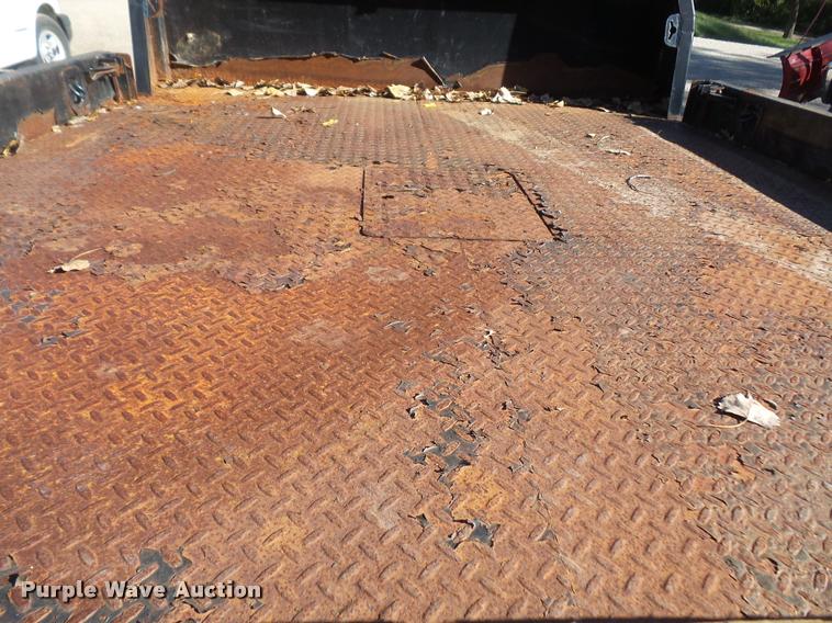 image for item DA3995 1997 Ford F350 pickup truck