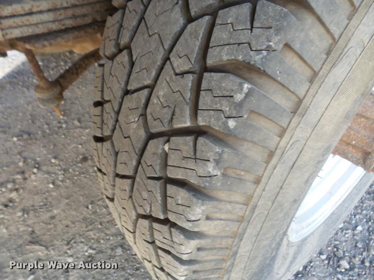 image for item DA3995 1997 Ford F350 pickup truck