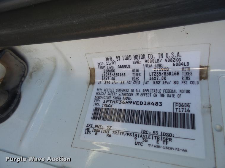 image for item DA3995 1997 Ford F350 pickup truck