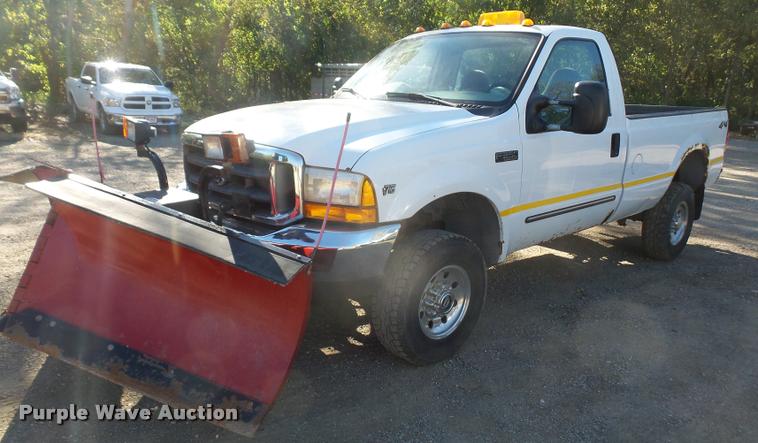 image for item DA3996 2000 Ford F350 Super Duty pickup truck