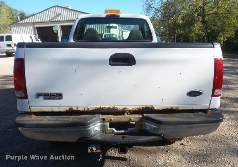 image for item DA3996 2000 Ford F350 Super Duty pickup truck