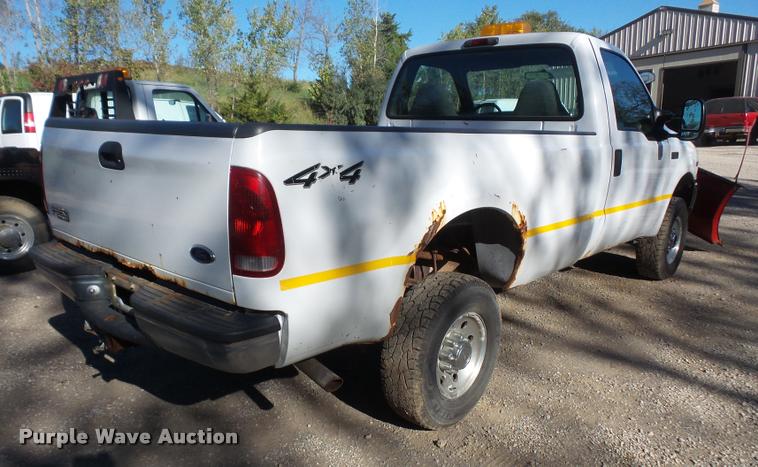 image for item DA3996 2000 Ford F350 Super Duty pickup truck