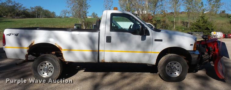 image for item DA3996 2000 Ford F350 Super Duty pickup truck