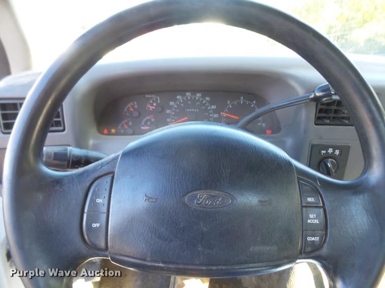 image for item DA3996 2000 Ford F350 Super Duty pickup truck