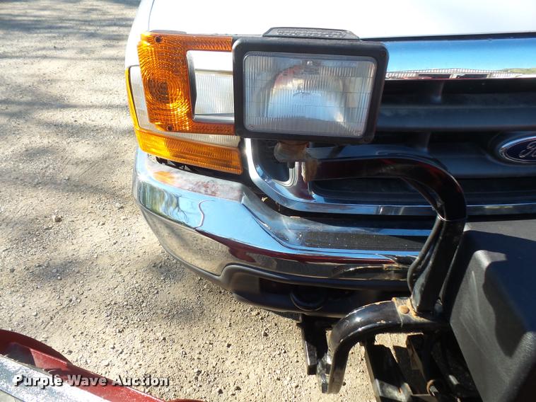 image for item DA3996 2000 Ford F350 Super Duty pickup truck