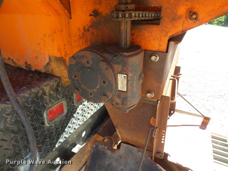 image for item DA3999 Henderson 8XMILD spreader