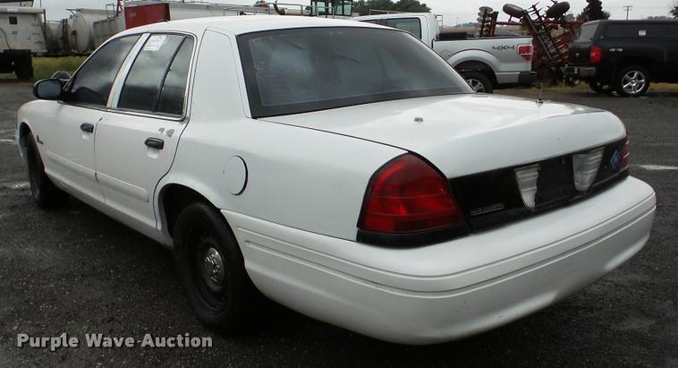 image for item DA8864 2002 Ford Crown Victoria Police Interceptor