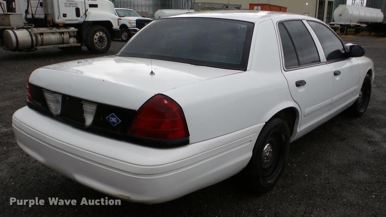 image for item DA8864 2002 Ford Crown Victoria Police Interceptor