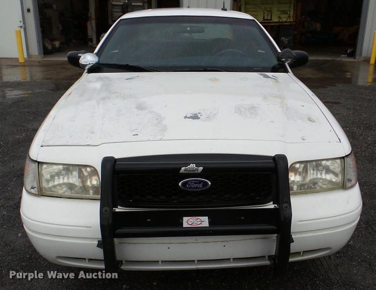 image for item DA8864 2002 Ford Crown Victoria Police Interceptor