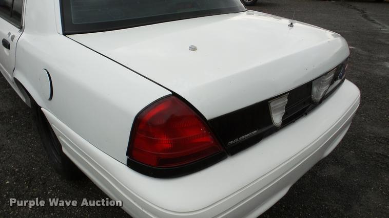 image for item DA8864 2002 Ford Crown Victoria Police Interceptor
