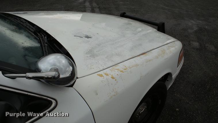 image for item DA8864 2002 Ford Crown Victoria Police Interceptor